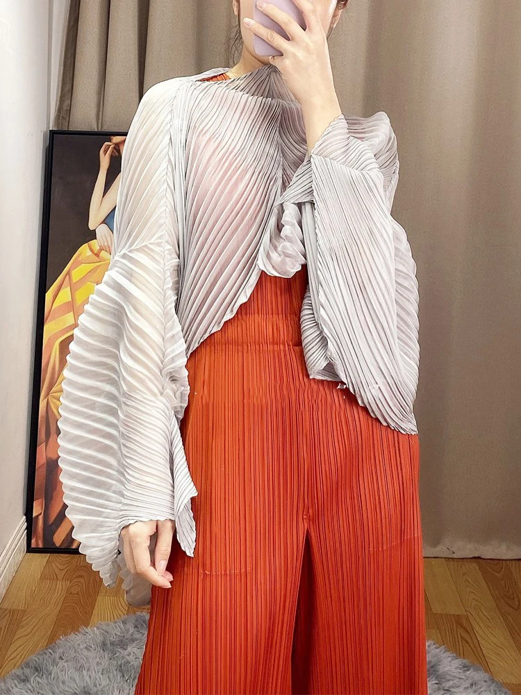 GVUW Pleated Translucent Thin T-shirts For Women Solid Color O-neck Long Batwing Sleeve 2025 Summer Female Fashion Top 17D370