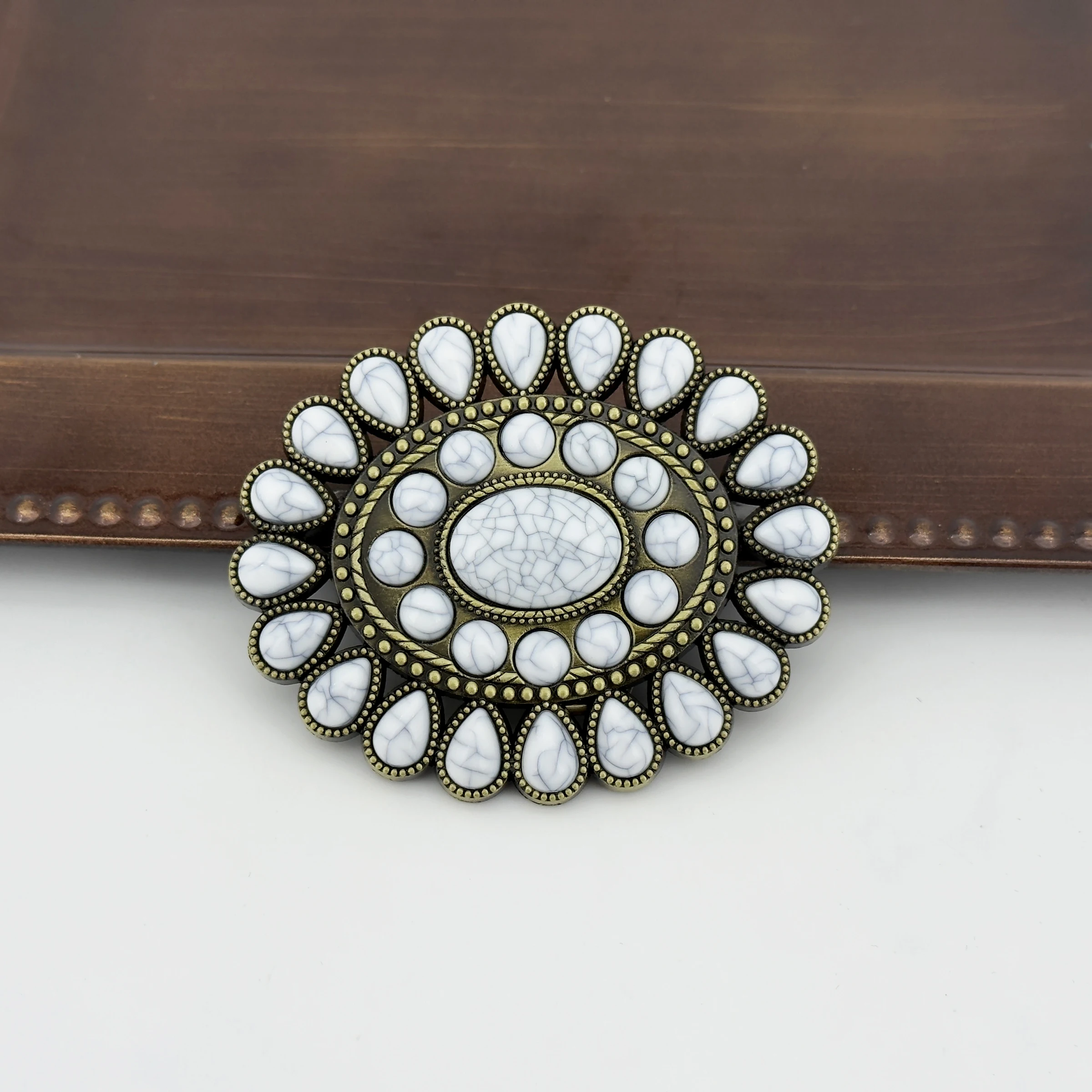 1, heiß verkaufte Retro-Bronze-Gürtelschnalle mit antikem Türkis-Intarsien, hochwertiger und modischer ovaler Gürtel aus Zinklegierung mit Wassertropfen