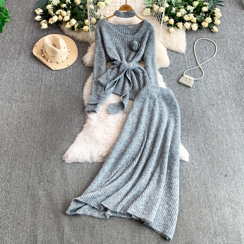 

Gentle style temperament three-dimensional rolled flower round neck long sleeved waist cinched top+knitted half skirt set