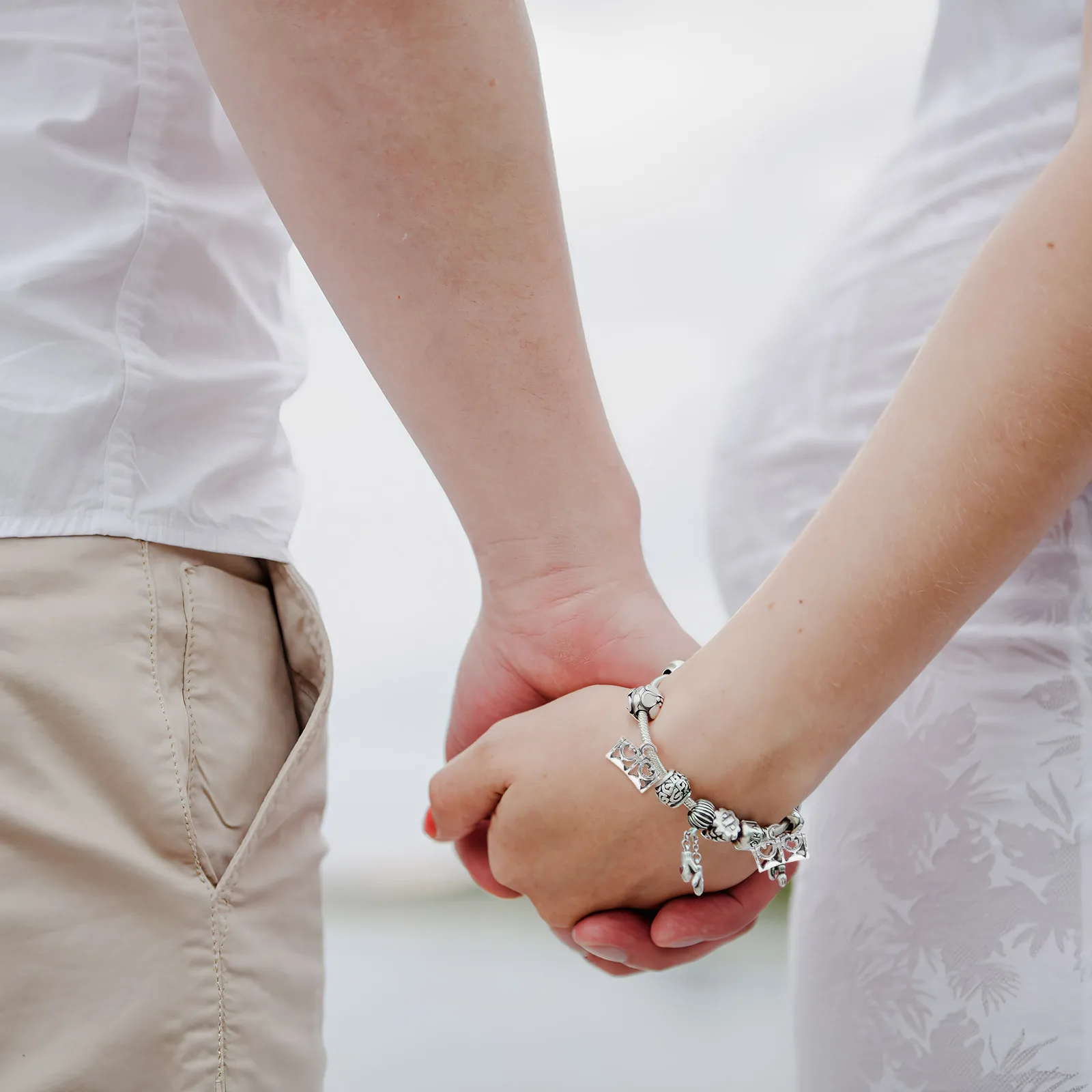 85 piezas de pulsera de aleación, cuentas de fianza, conector de tubo, dijes para fabricación de joyas