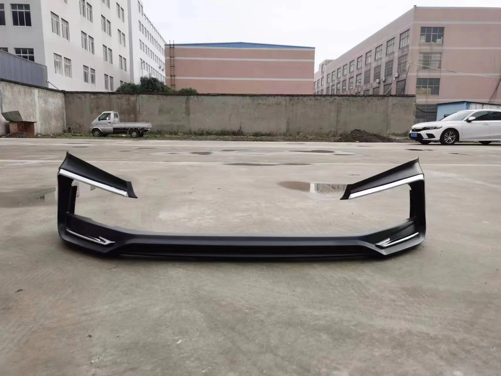 Wholesale Custom  Auto Modify Accessories Car Bodykit  Luxury  Body Kit for Van   Hiace 2019~2021  Upgrade to 2022