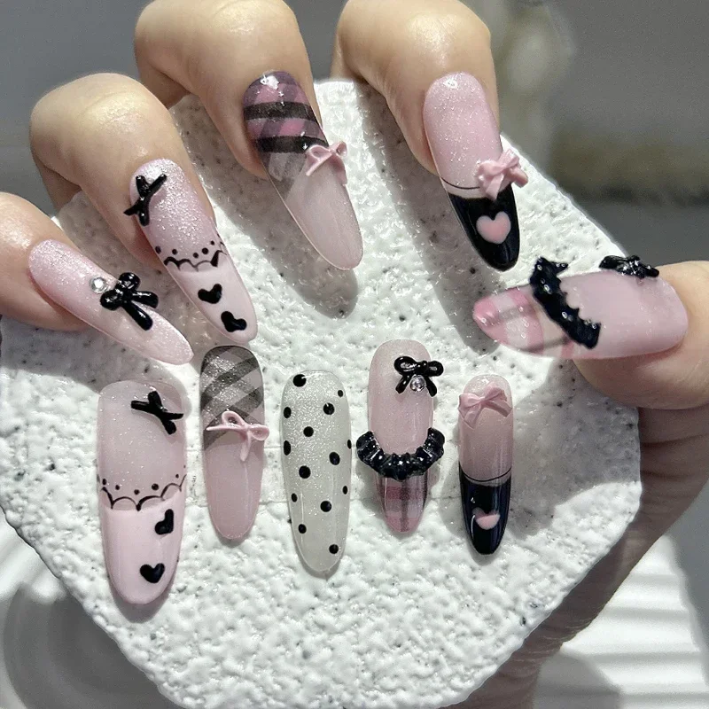 Nero Rosa Dolce Mandorla Francese Stampa fatta a mano sulle unghie Griglia a pois Gonna d'amore Balletto Unghie finte Principessa Fiocco carino Nail Art