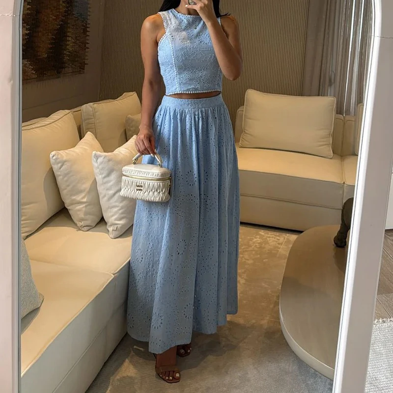 

Fashion Sleeveless Casual Commute Outfits New Lace Hollow Out Vest Tops+Half Skirts Sets Simple Solid Color Slim Two Piece Sets