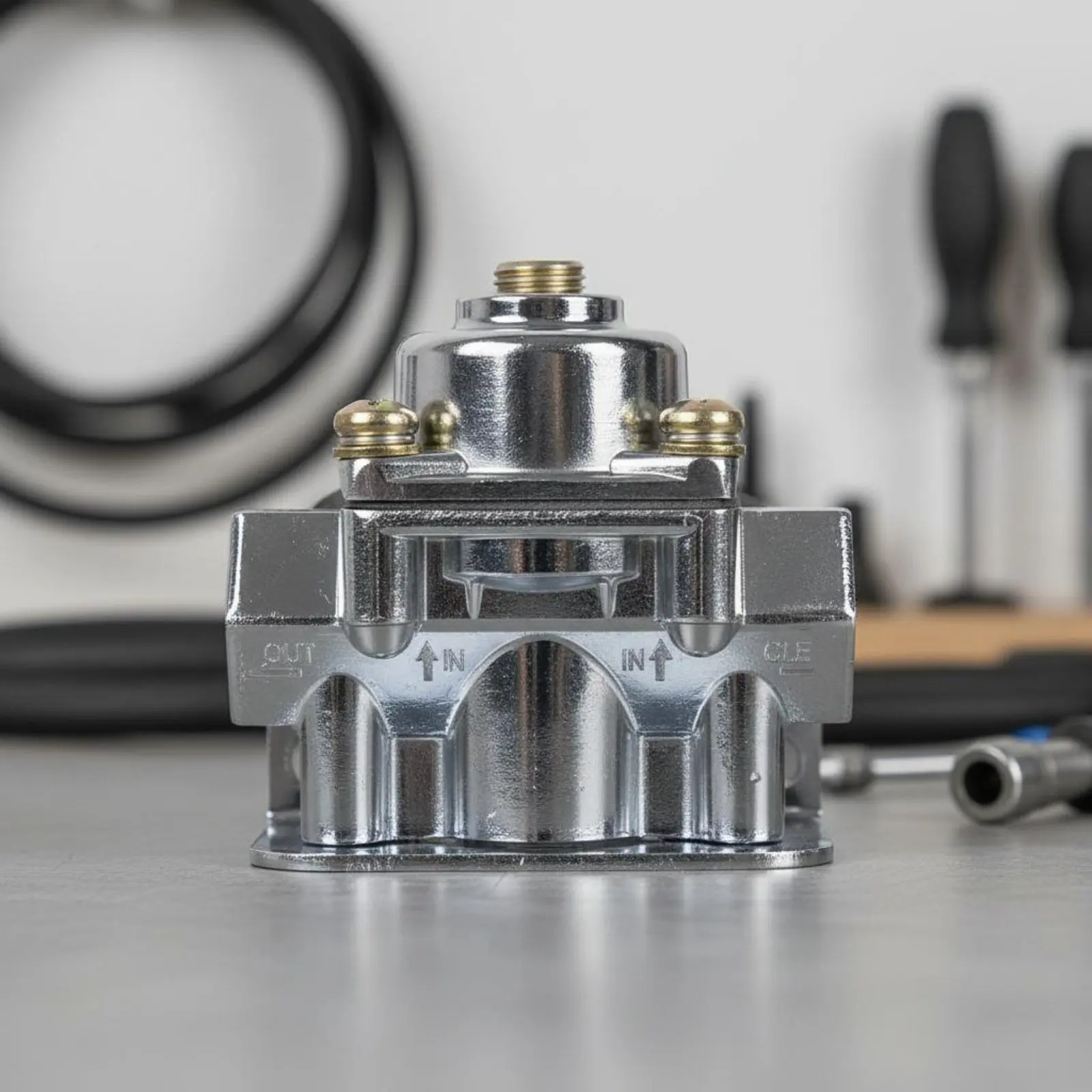 

Carburetor Fuel Pressure Regulator Wear Resistant Carburetor Fuel Valve Car Part Long-Lasting Easy to Install for Garage