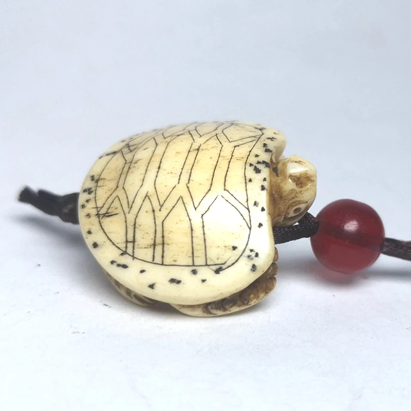 YIZHU CULTUER ART Size 2.6 × 1 cm Rare Chinese Tibet Hand-carved turtle necklace knapsack Pendant Collection Gift