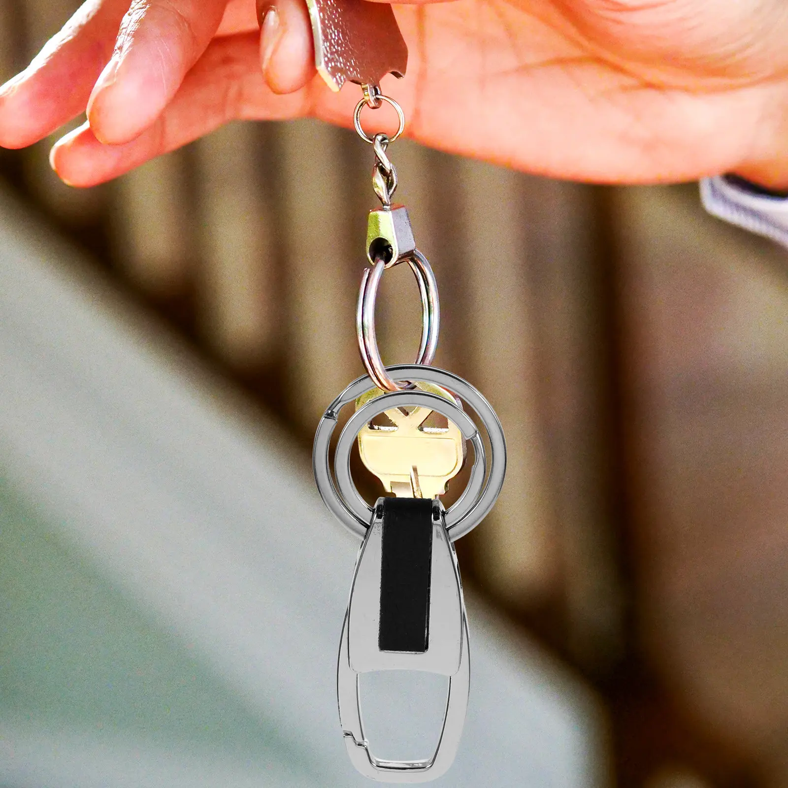 Metal Car Keychain for Men Women Heavy Duty Rust Proof Acid Resistant Smooth Finish Flexible Clip Keyring Ideal Daily Carry
