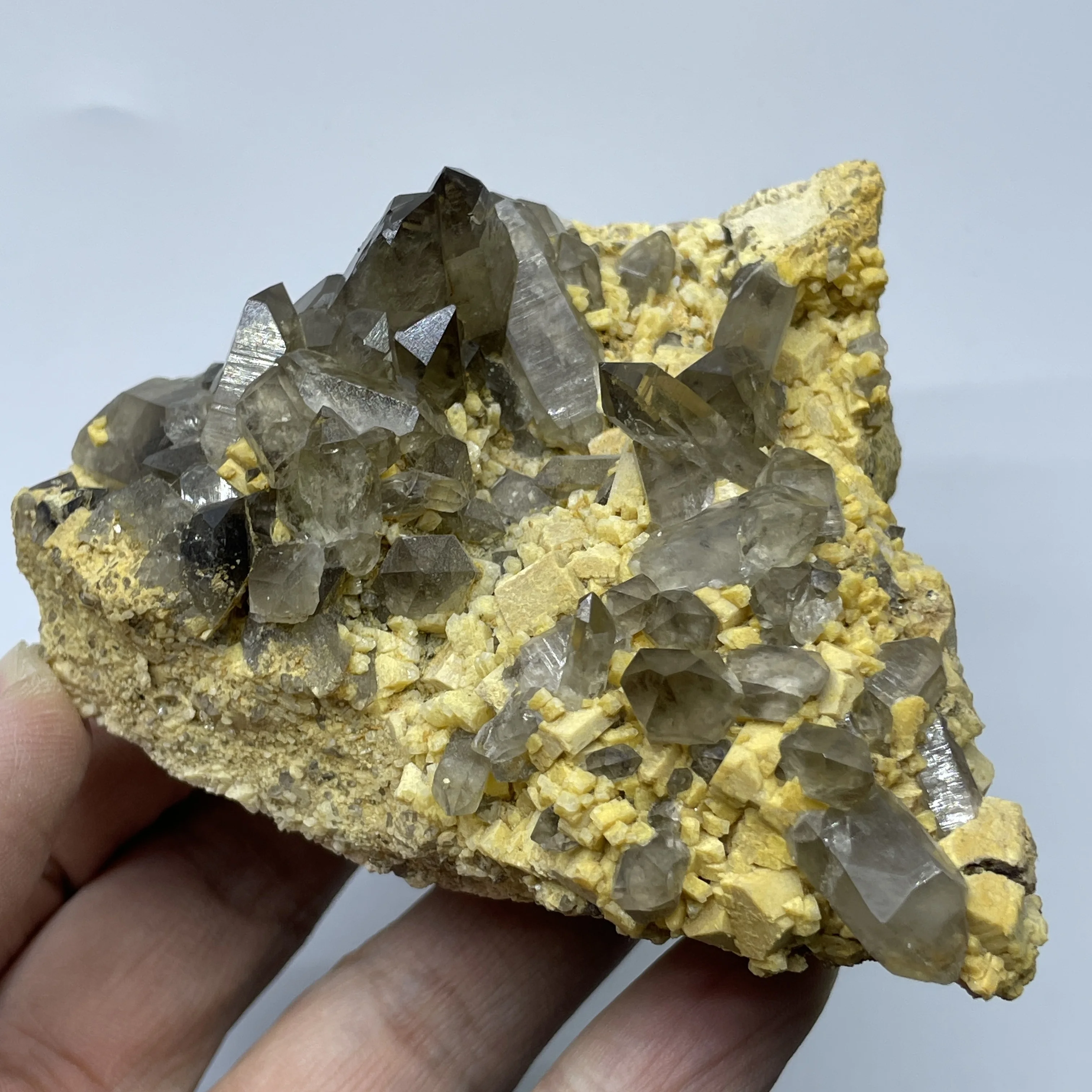 Natural Feldspar With Smoky Quartz Ore Mineral Specimen Crystal Cluster Garden Decor Healing Stone Home decoration