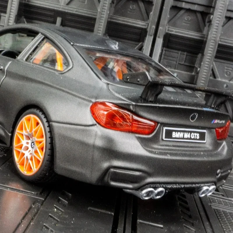 

Maisto 1:24 BMW M4 GTS alloy coupe model car suitable for collection rich details, fine workmanship, and good quality