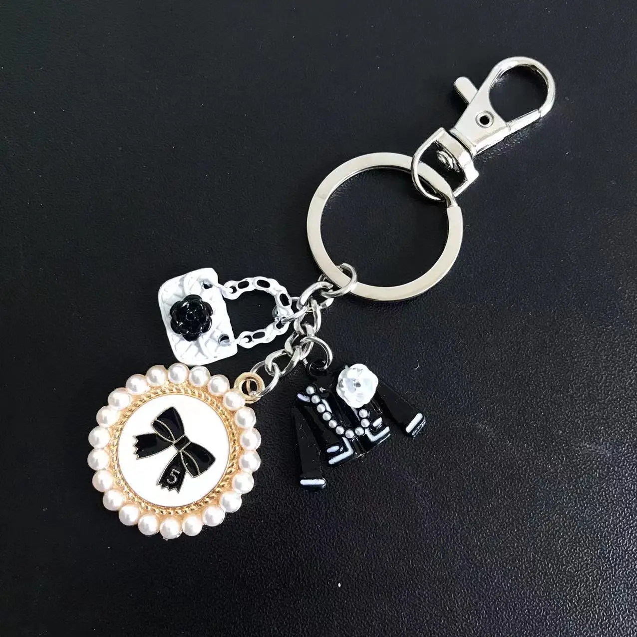 Luxury CC Jewelry Car Key Chains Women Bag Handbag Pendants Plush Keychain Gift Jewelry