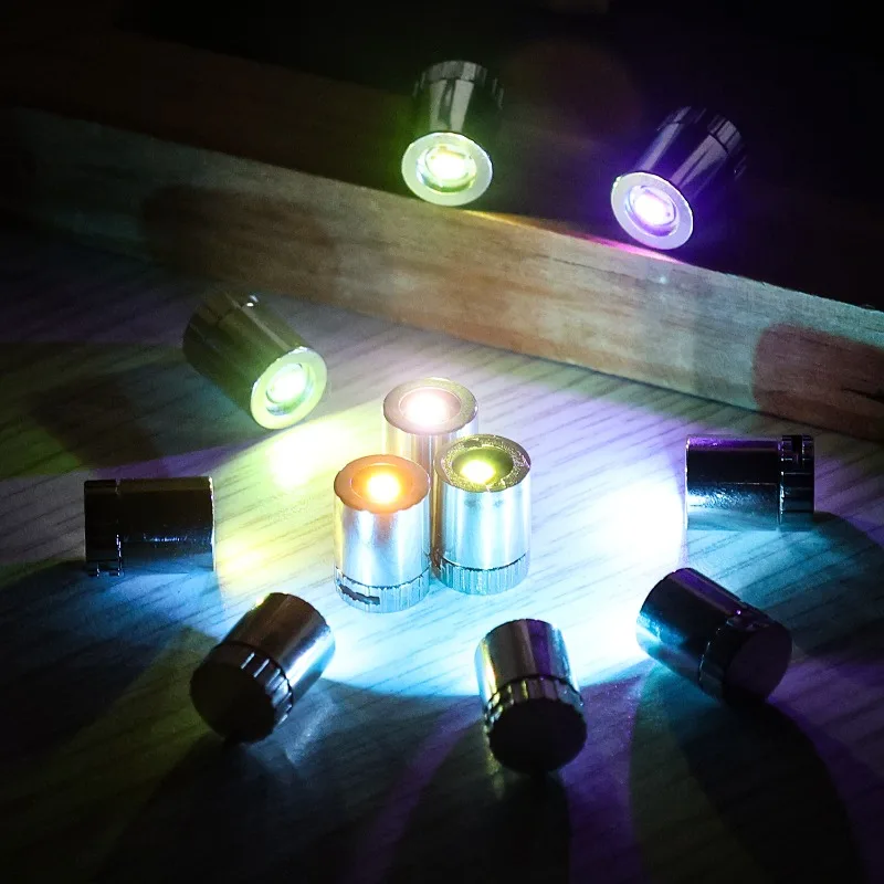 Mini luce a LED piccola lampadina luce colorata lanterna alimentata a batteria piccola lampada artigianale illuminazione piccola riflettore arredamento luminoso