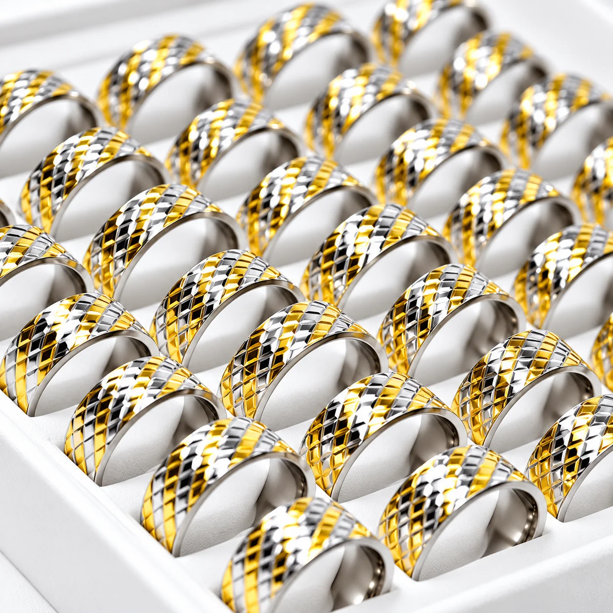 20Pcs/Lot Stainless Steel Rings Two Tone Gold Silver Diamond Cut Checkerboard Band Unisex Men Women Wedding Jewelry Wholesale Bu