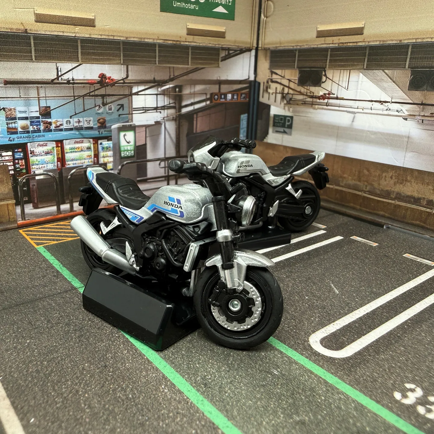 Tomy Diecast Alloy Motorcycle Model Honda Cb1000f Retro Scale Collectible Model Desktop Decoration For Adult Collectors