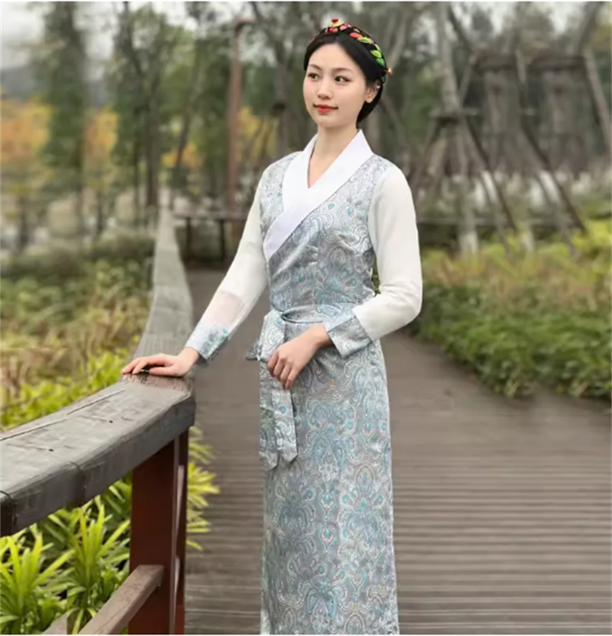 New Tibetan clothing for women