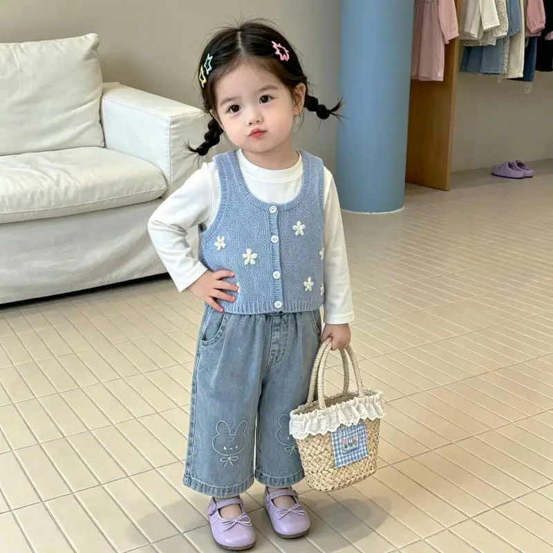 2026 Autumn New Baby Sleeveless Knitted Vest Infant Casual Cardigan Cotton Girls Cute Flower Knit Vest Toddler Clothes