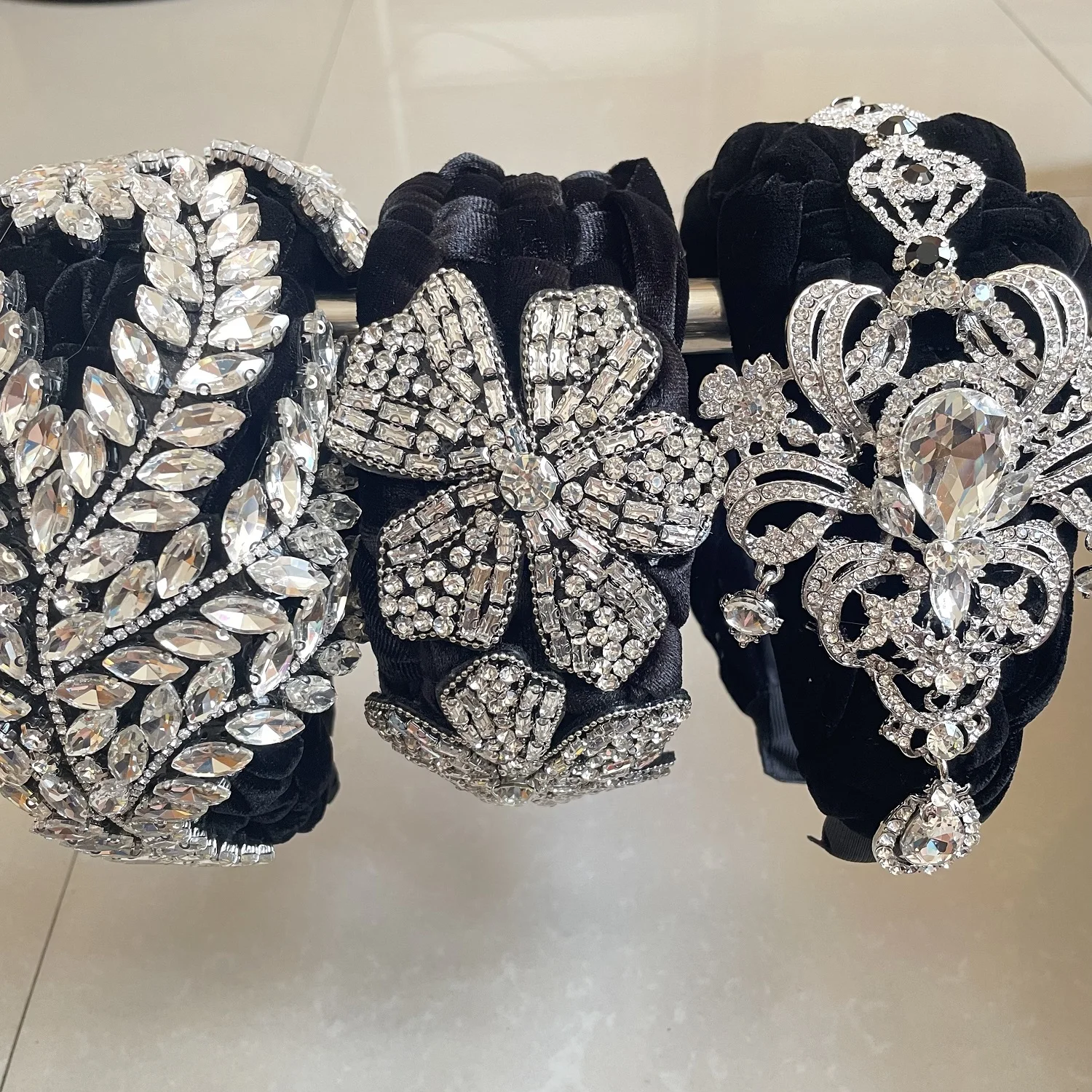 

Black Series Beaded Headband for Women Sparkly Crystal Hair Hoop Rhinestone Hairbands Hair Accessories Head Bands Christmas Gift