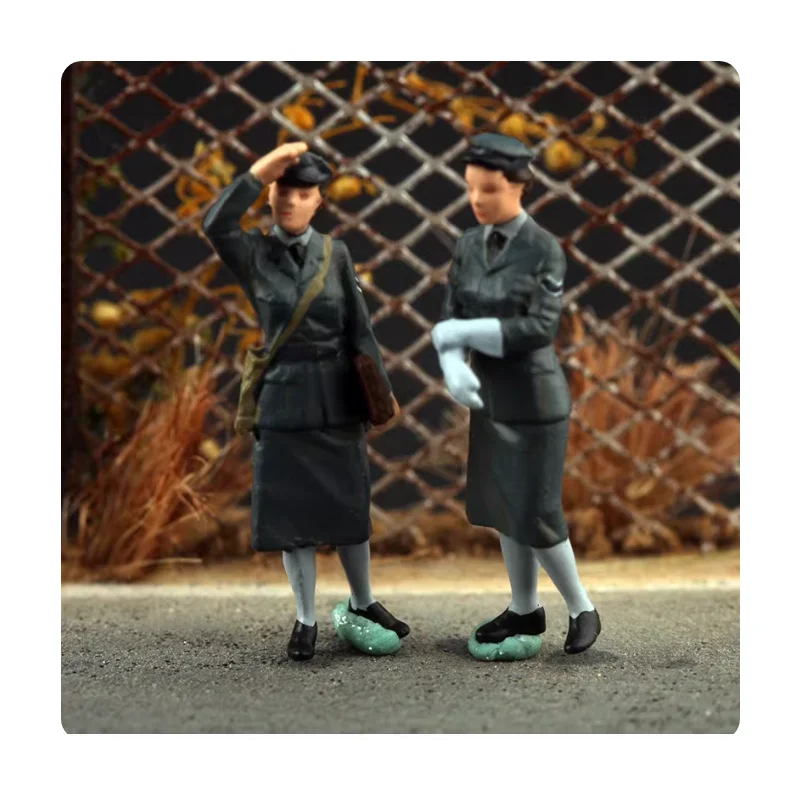 1:72 Scale Resin Material Two British Female Officers Suitable For Tank Helicopter Scenes Collectible Decorative Gifts Display