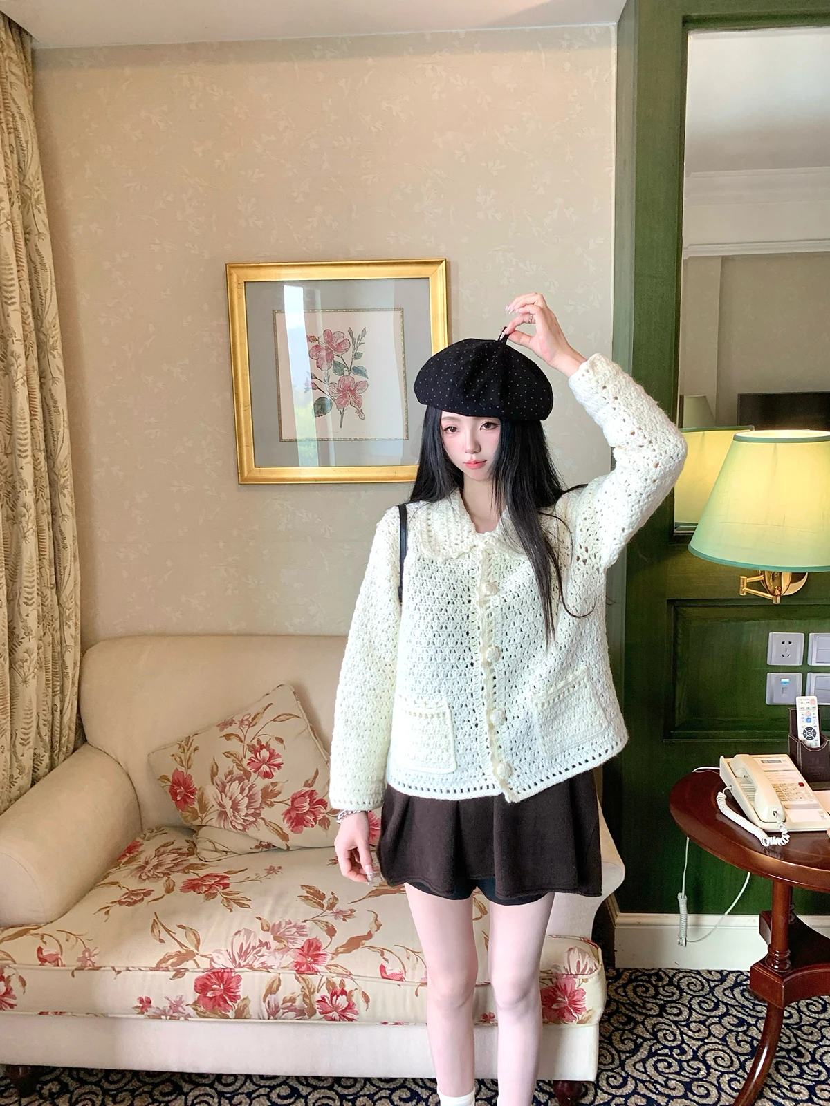 

Zhang Bao Bao Heavy Industry Beige Knitted Hook Flower Cardigan Long Sleeve Polyester Fiber Women's Regular Length Buttoned C...