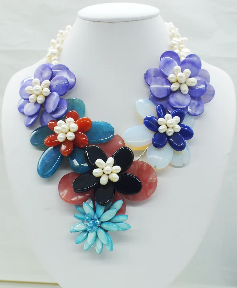 

NEW !! classic!!! Shell /Semi-precious stones Bride Wedding. Flower necklace 21"