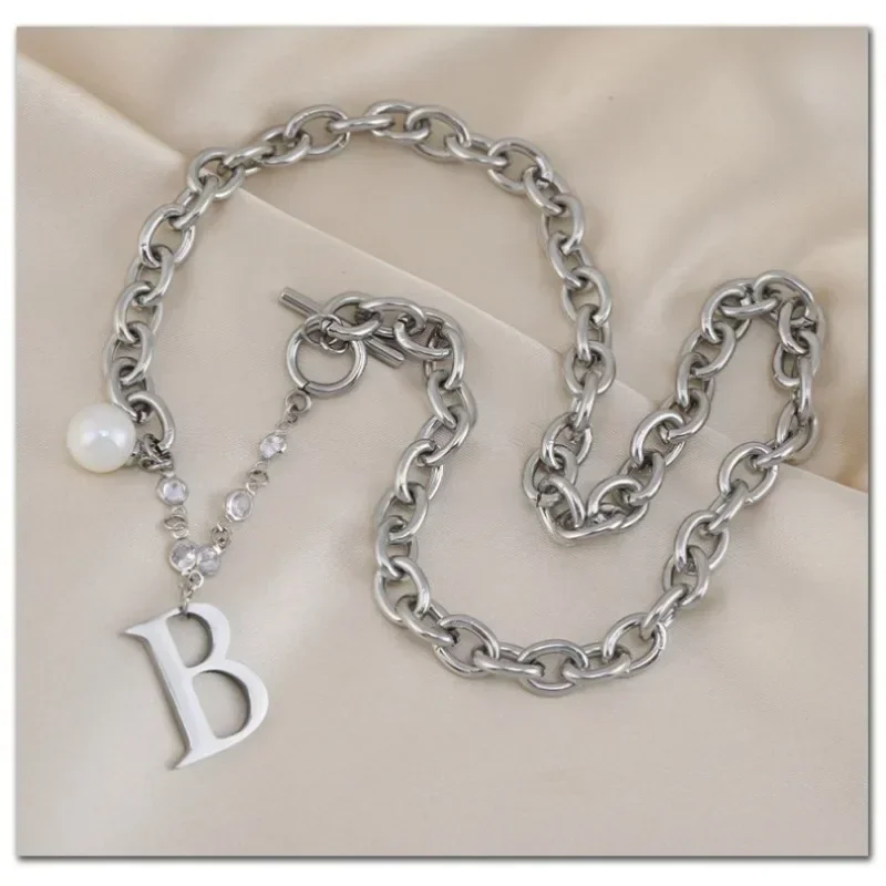 

Personalized letter B titanium steel necklace, cold wind sweater chain, thick female collarbone chain