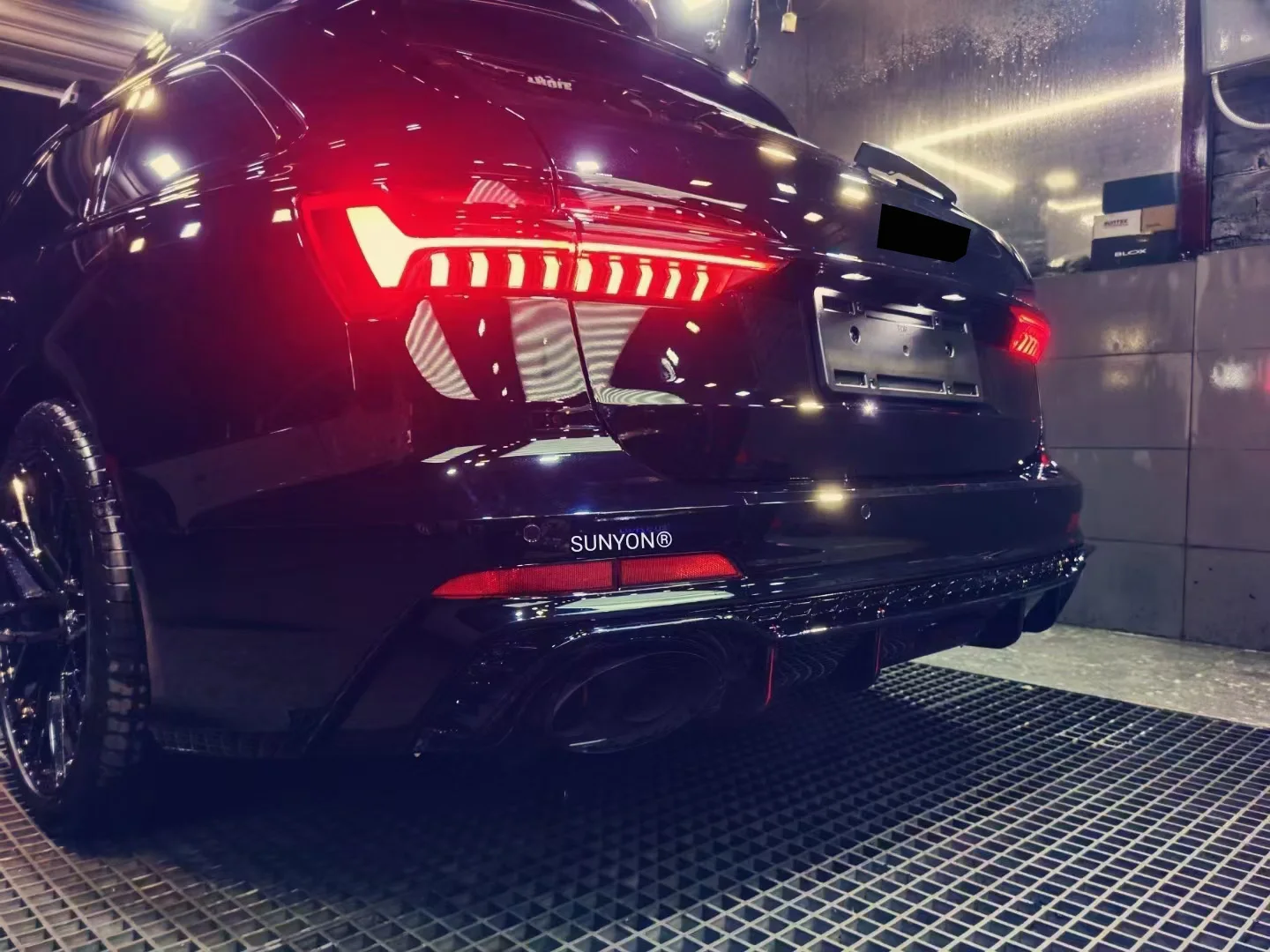 RS6-R Style Black Glossy Rear Diffuser With Tips For 2019 to 2023 A6 S-line/Avant Modification LED Navigation Light Rear Lip