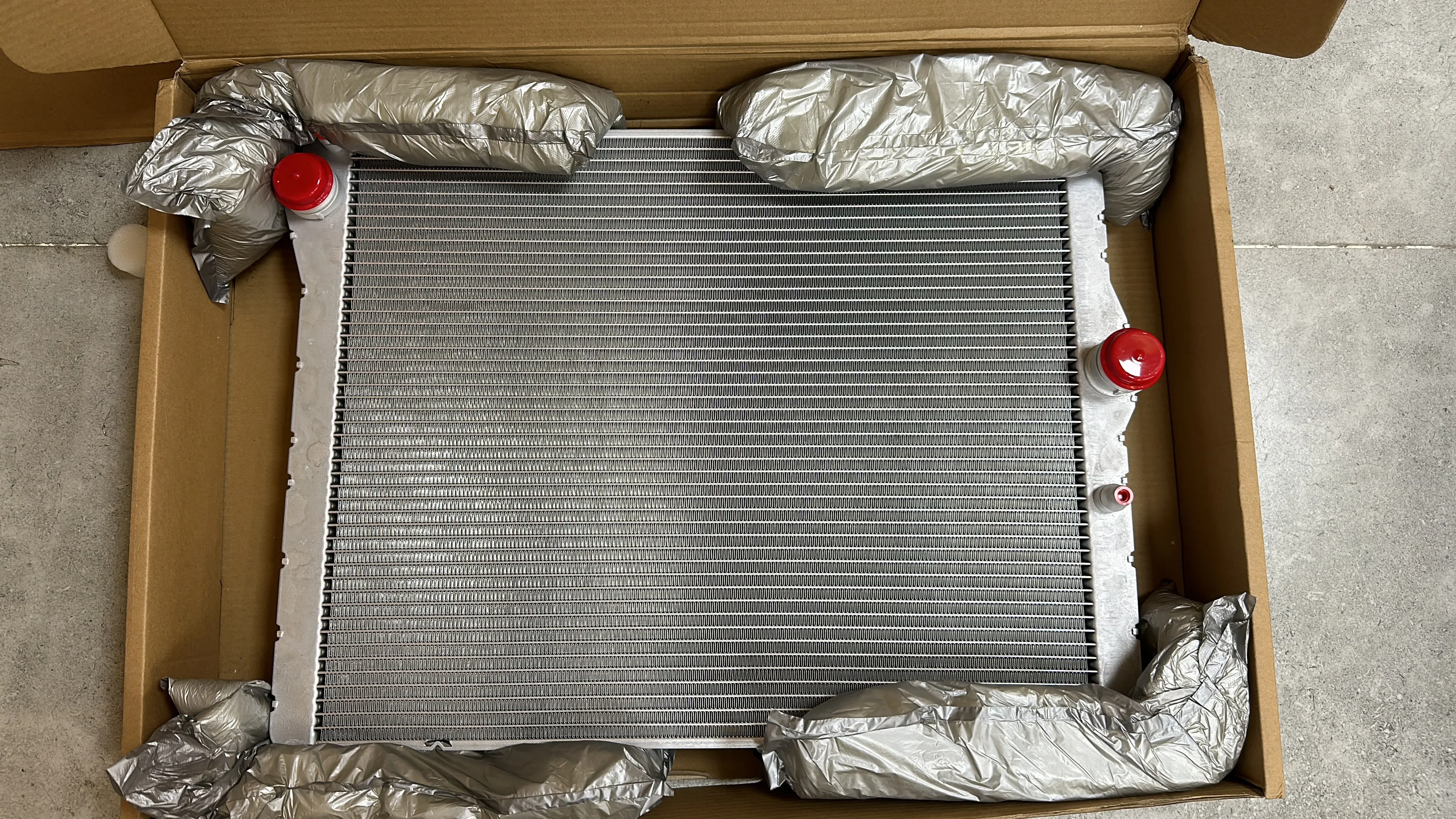 Durable Coolant All Aluminium Radiator For BMW F30 F80 M3 M4 2014-2018 OE 17112284607 Engine Cooling Performance Parts Radiator