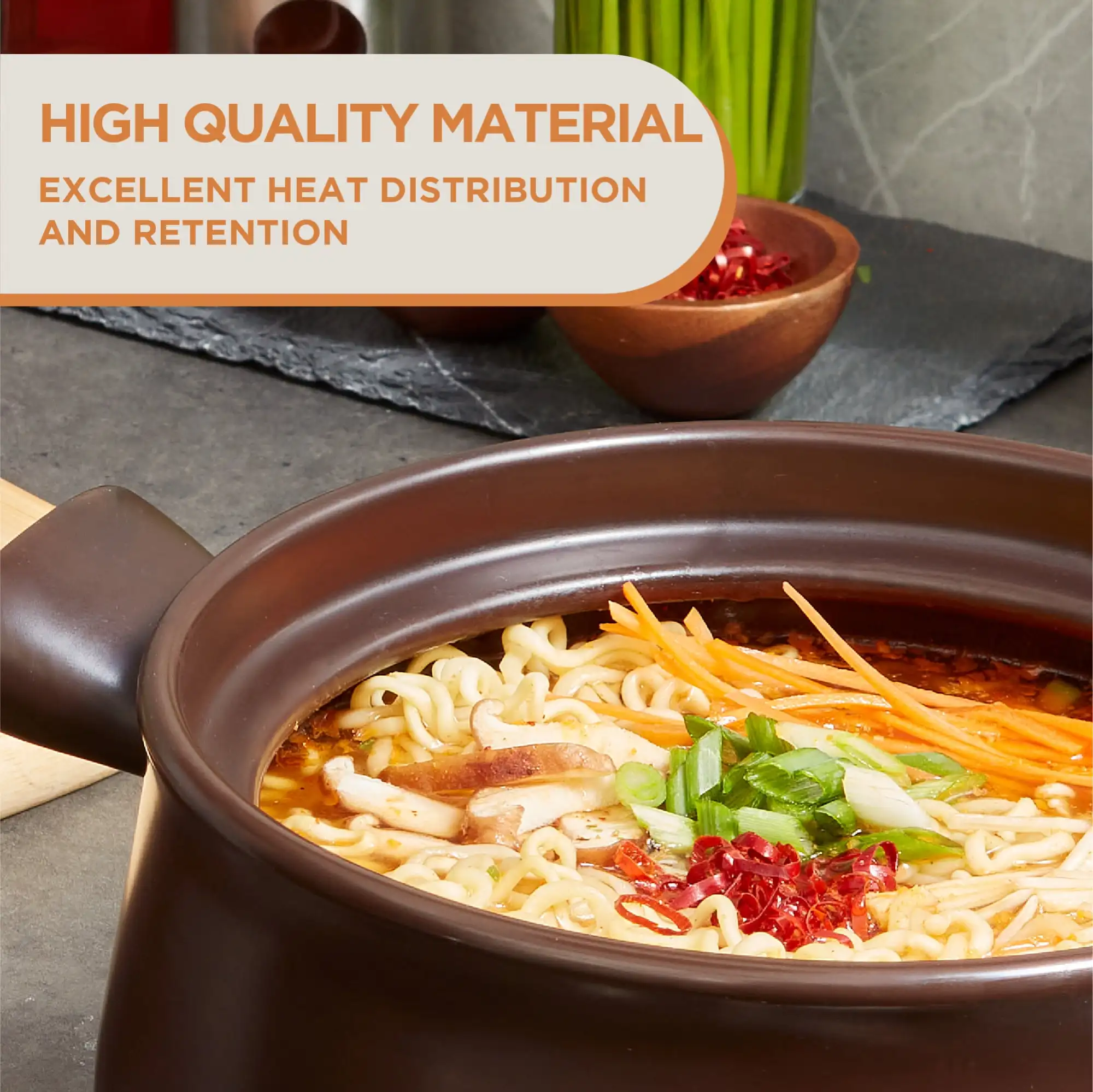 Vielseitiger 4,5-Liter-Keramikkocher zum Köcheln, Schmoren und Servieren. Eine Heftklammer für kulinarische Künstler und Lebensmittel.