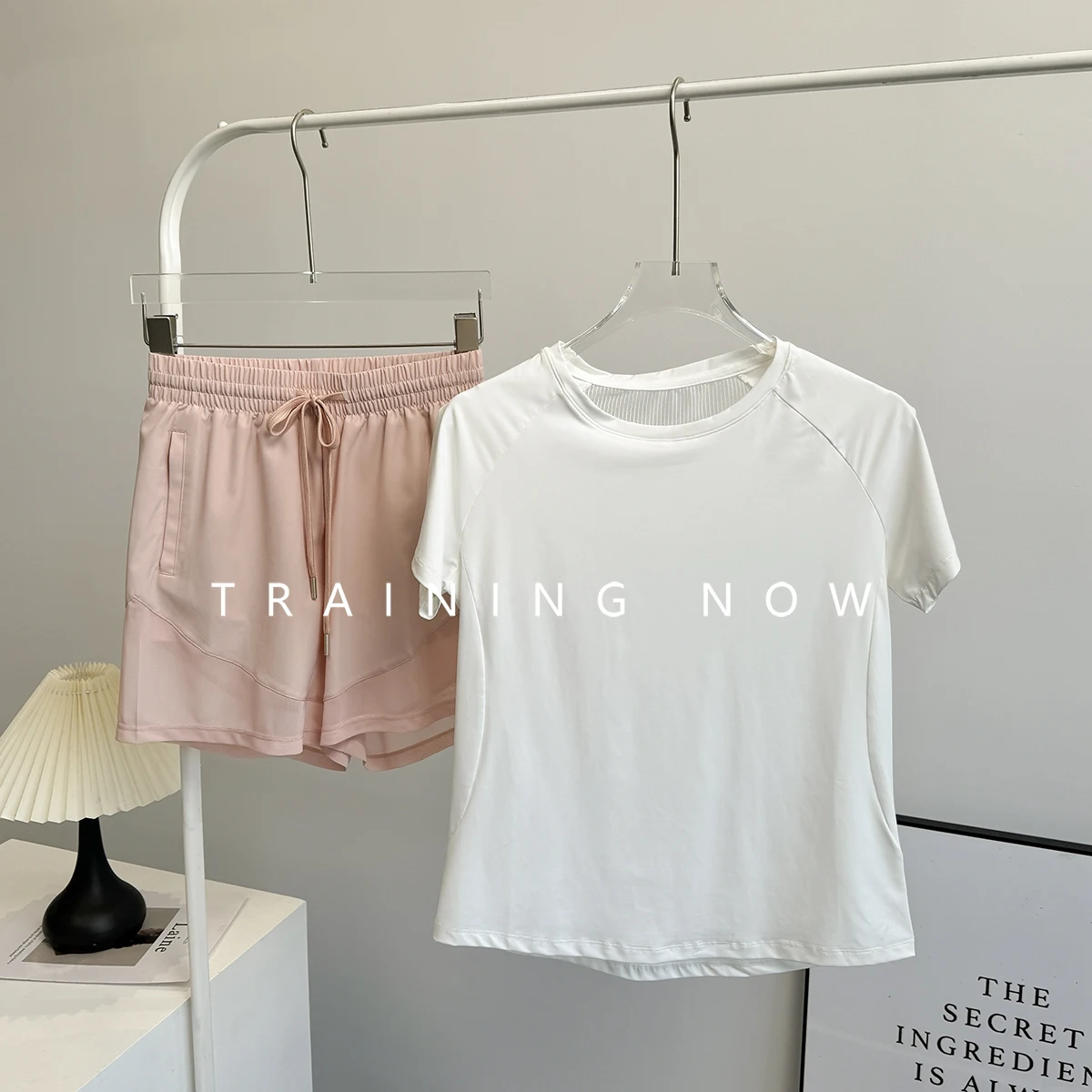 Tuta sportiva casual ampia per donna maratona all'aperto da corsa pantaloncini ad asciugatura rapida pantaloncini tuta fitness yoga sottile estiva