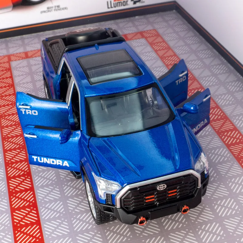 

1:32 Simulation Toyota Alloy Off road Vehicle Model Car doors on both sides that can be opened has sound and lighting functions