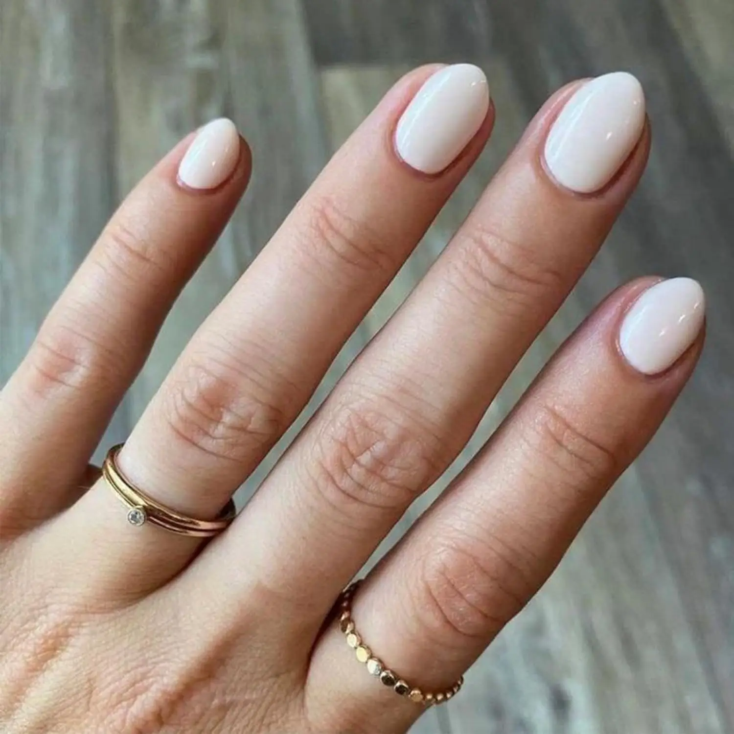 

Oval Press on Nails Kit 32Pcs 16 Sizes with Glue & Tabs, White Spring Gift for Women