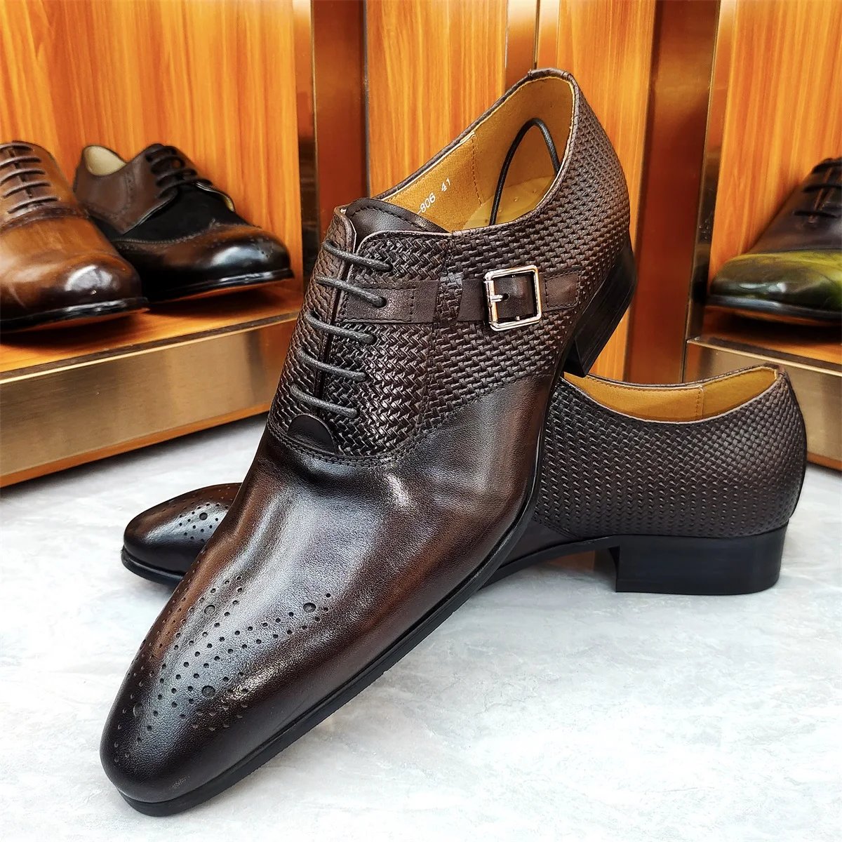 Luxury Mens Business Genuine Leather Oxfords Fashion Wedding Shoes Lace-up Pointed Toe Black Coffee Brogues Dress Shoes