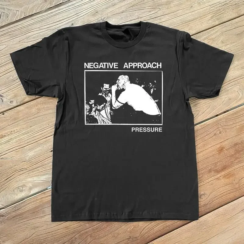 NEGATIVE APPROACH PRESSURE Fan Cotton Black T Shirt AL338