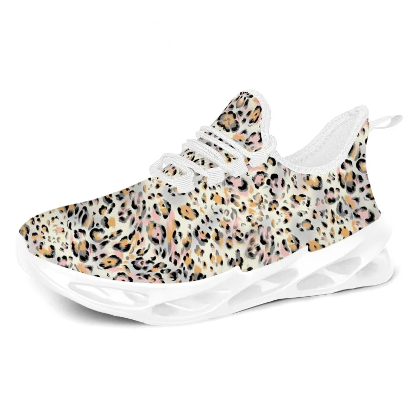 

Новые легкие кроссовки с рисунком для мужчин, повседневная спортивная обувь с сеткой с круглым носком, холодным клеем и дышащей шнуровкой