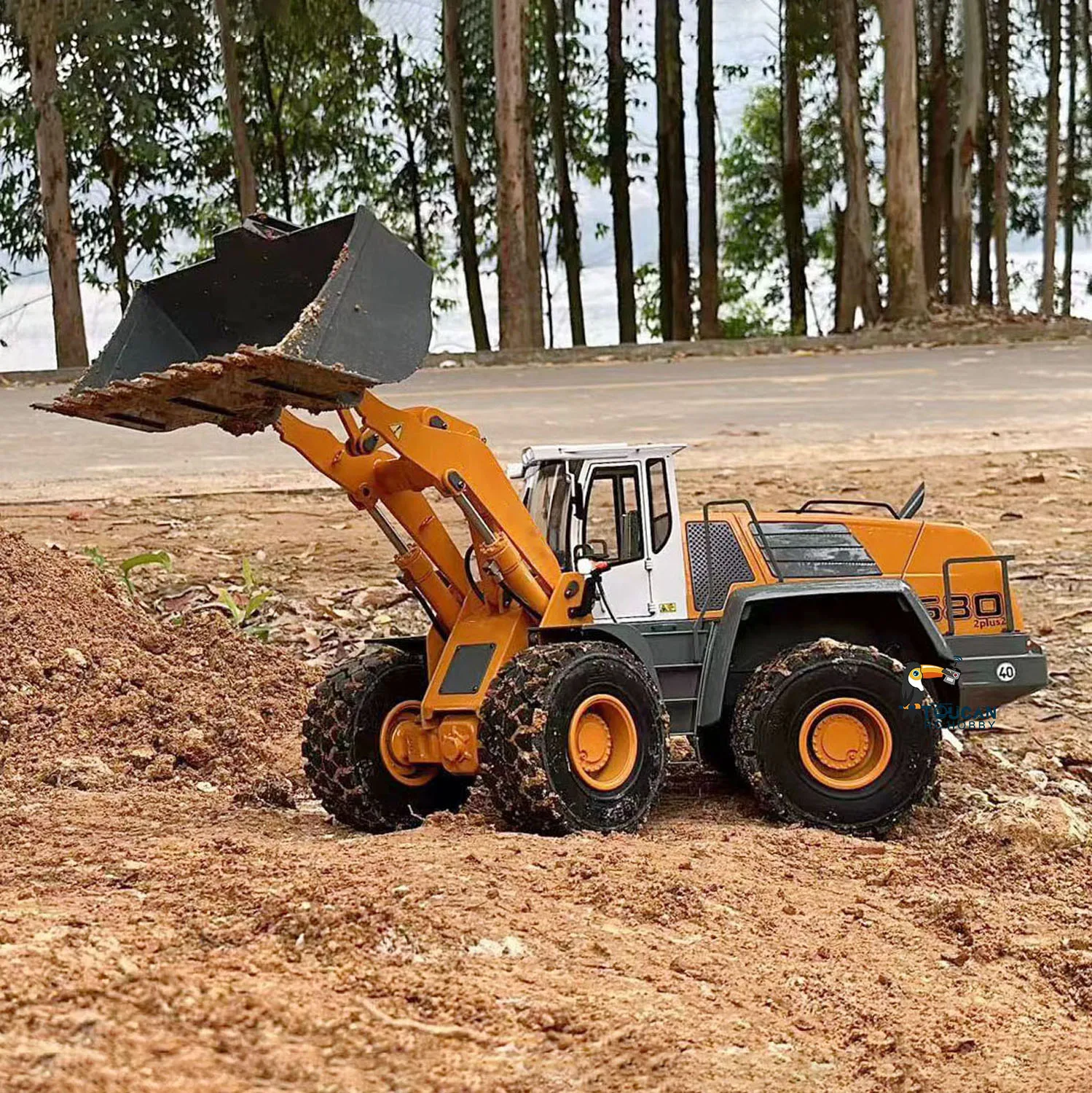 

1/14 RC Hydraulic Wheeled Loader 580 Remote Control Truck Construction Vehicles Painted Assembled Sound Light Model Toy TH22652