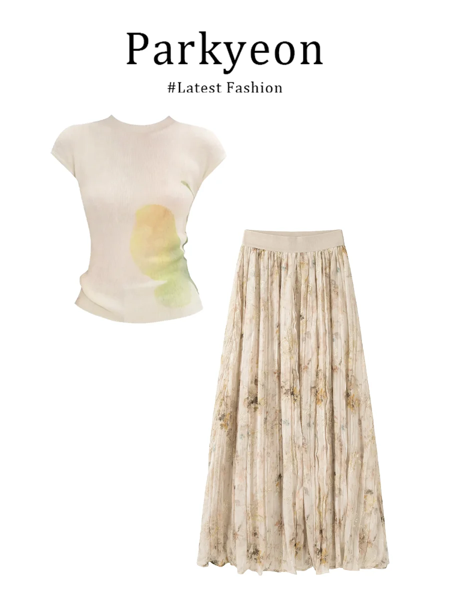 Hand-Painted Print Short-Sleeve T-Shirt And Floral Pleated Skirt Set Women's Casual Summer Outfit Quick-Drying Polyester Fabric