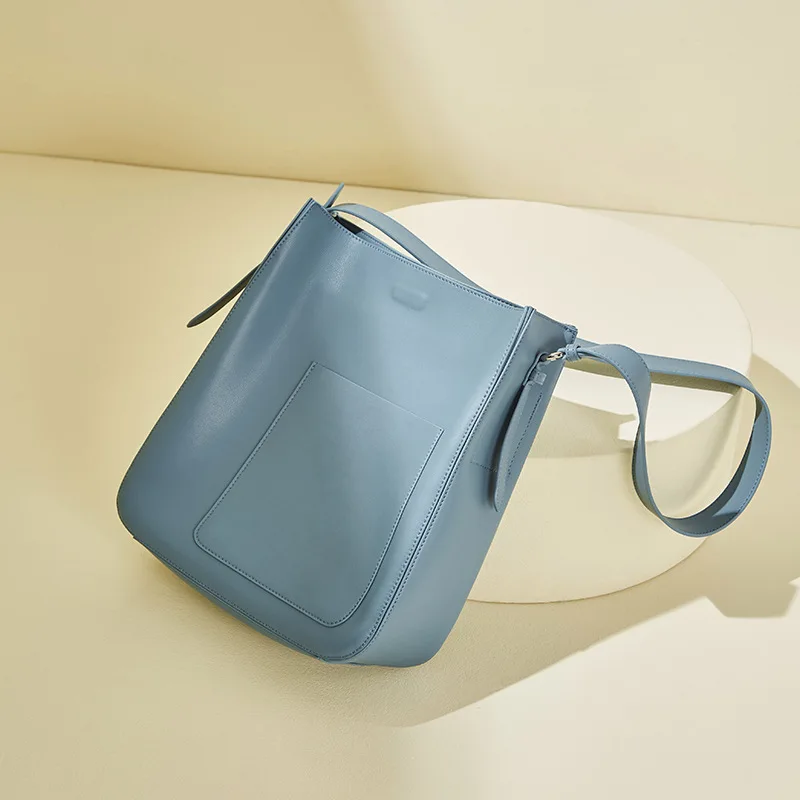 

2025 Leather Women's Bag Large Capacity Soft Leather Bucket Bag Women's Retro Commuter Tote Bag Shoulder Crossbody Designer Luxu