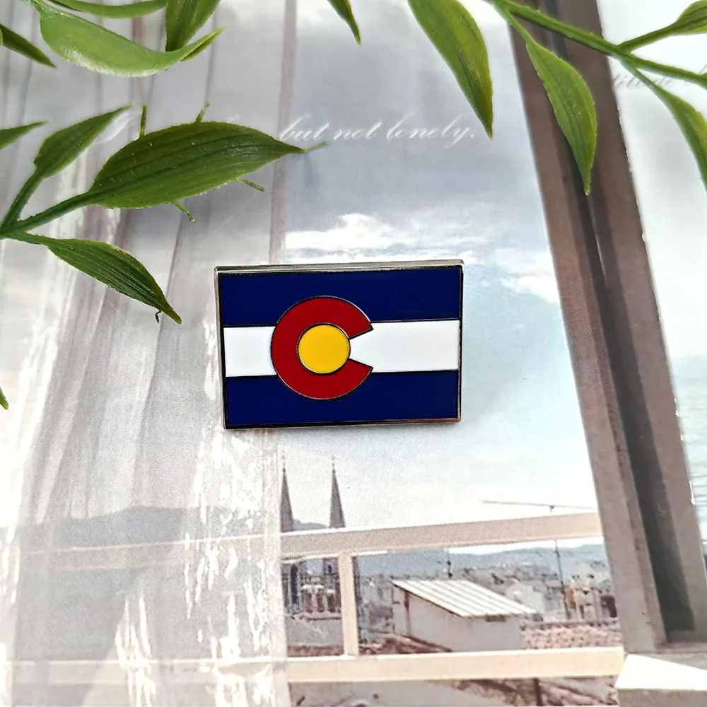 Colorado-Flaggen-Brosche, amerikanische Staats-Emaille-Anstecknadel, Touristen-Gedenksammlung, Metallabzeichen, Rucksack-Dekoration, Accessoires, Geschenk – Detail 5