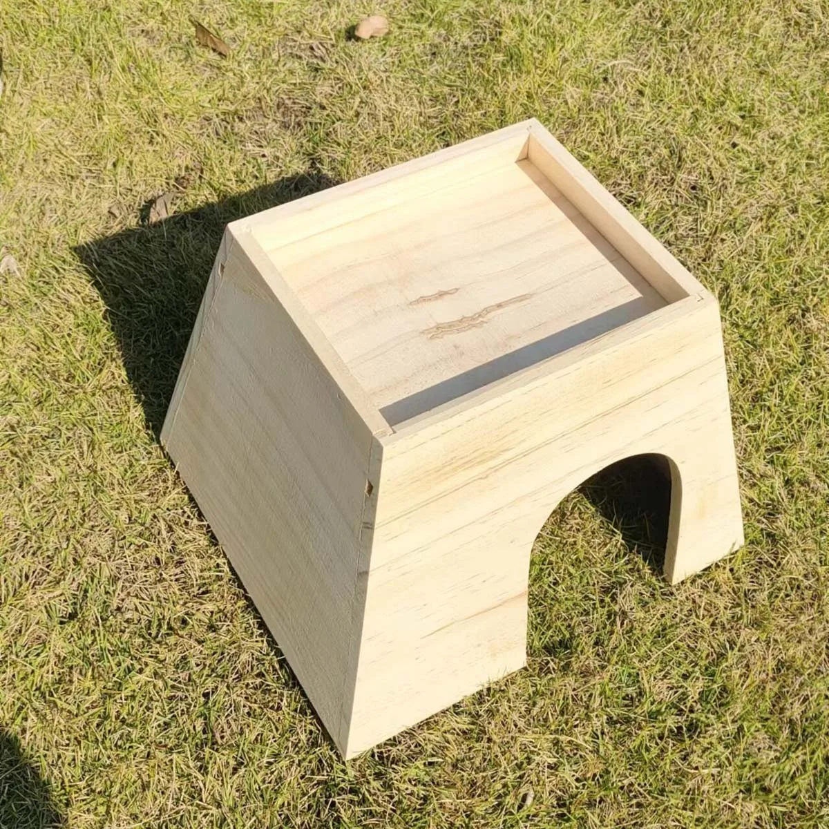 Wooden guinea pig bedroom dual-purpose (avoid sun exposure) rabbit hamster nest hedgehog dodge house wooden hamster small house