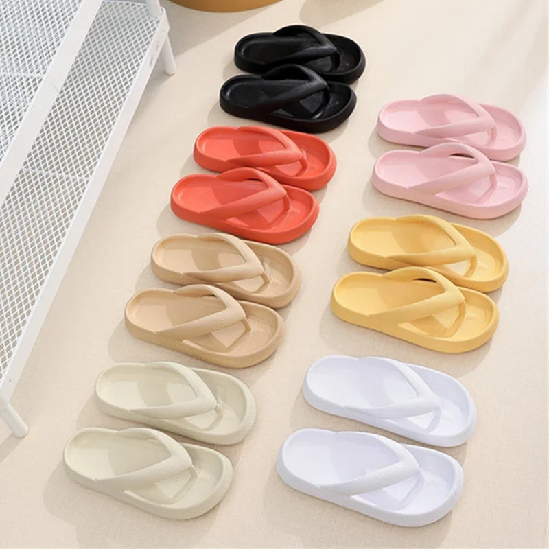 Chinelo Plataforma Antiderrapante Feminino 2026 Verão Sola Macia Nuvem Sandália de Praia com Dedo Separado Sola Grossa Calçado para Casal