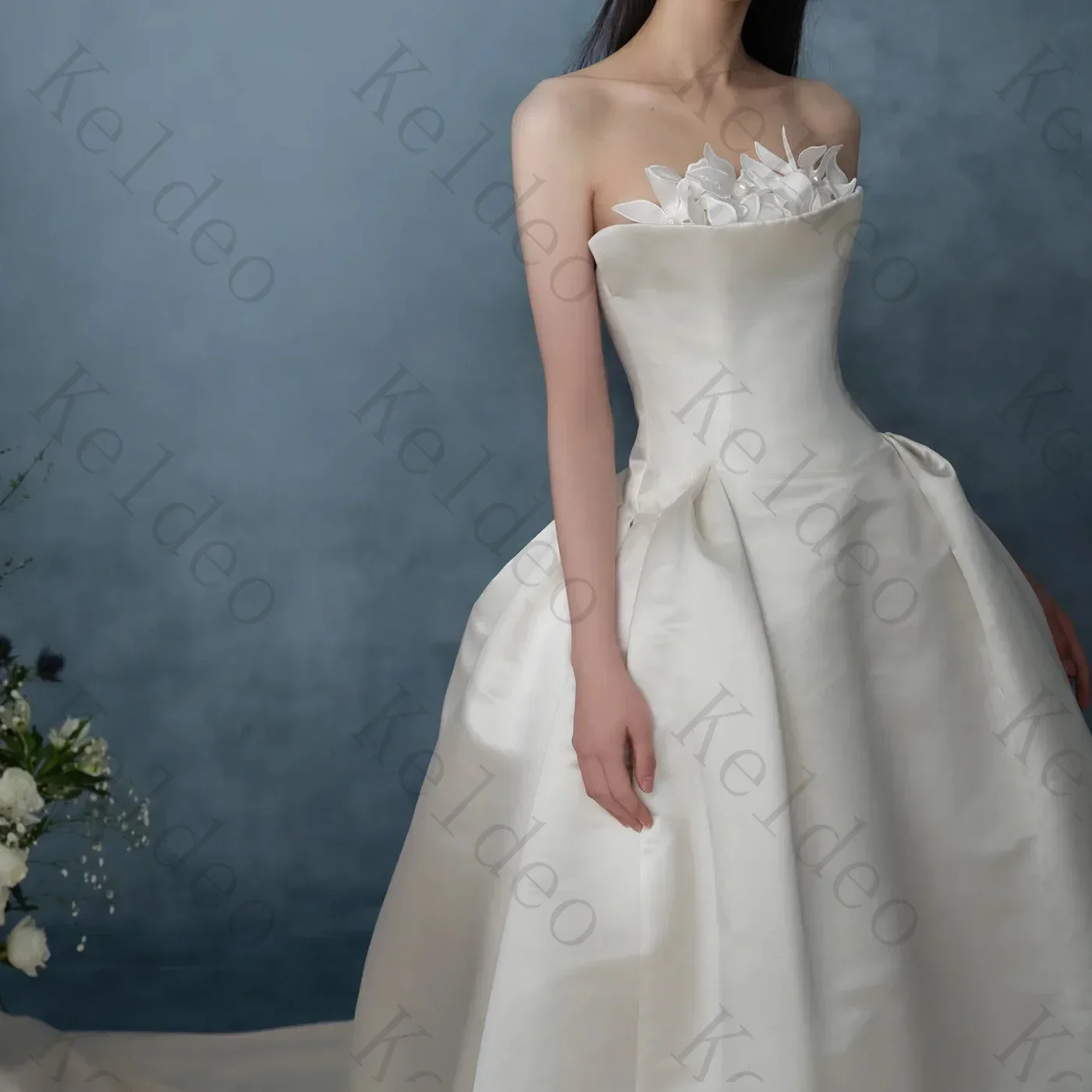 Customized Elegant Strapless A-line sleeveless Wedding Dresses Handmade Floral Satin Lace Up Open back Floor-Length Bridal Gowns