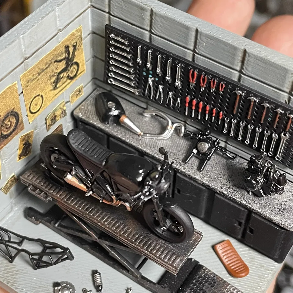 F Fityle 1/64 Diorama Garaje Cosas Herramientas de reparación de automóviles Modelo de Escena Realista Grúa Reparación de bidones de Aceite, Elevador de Coches Azul