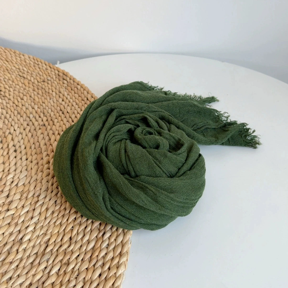 

Retro Vintage Cotton Wool Blended Scarf for Women Autumn and Winter Versatile Neck Warm Green Long Scarf With Tassel