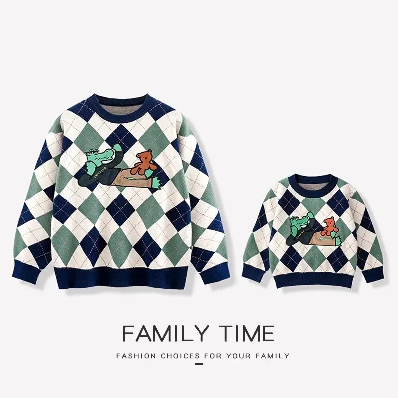 

Одинаковая одежда для всей семьи, мужской и женский свитер, вязаный джемпер для мамы, папы и ребенка, винтажный детский клетчатый трикотаж, пуловер для мамы, дочки и сына