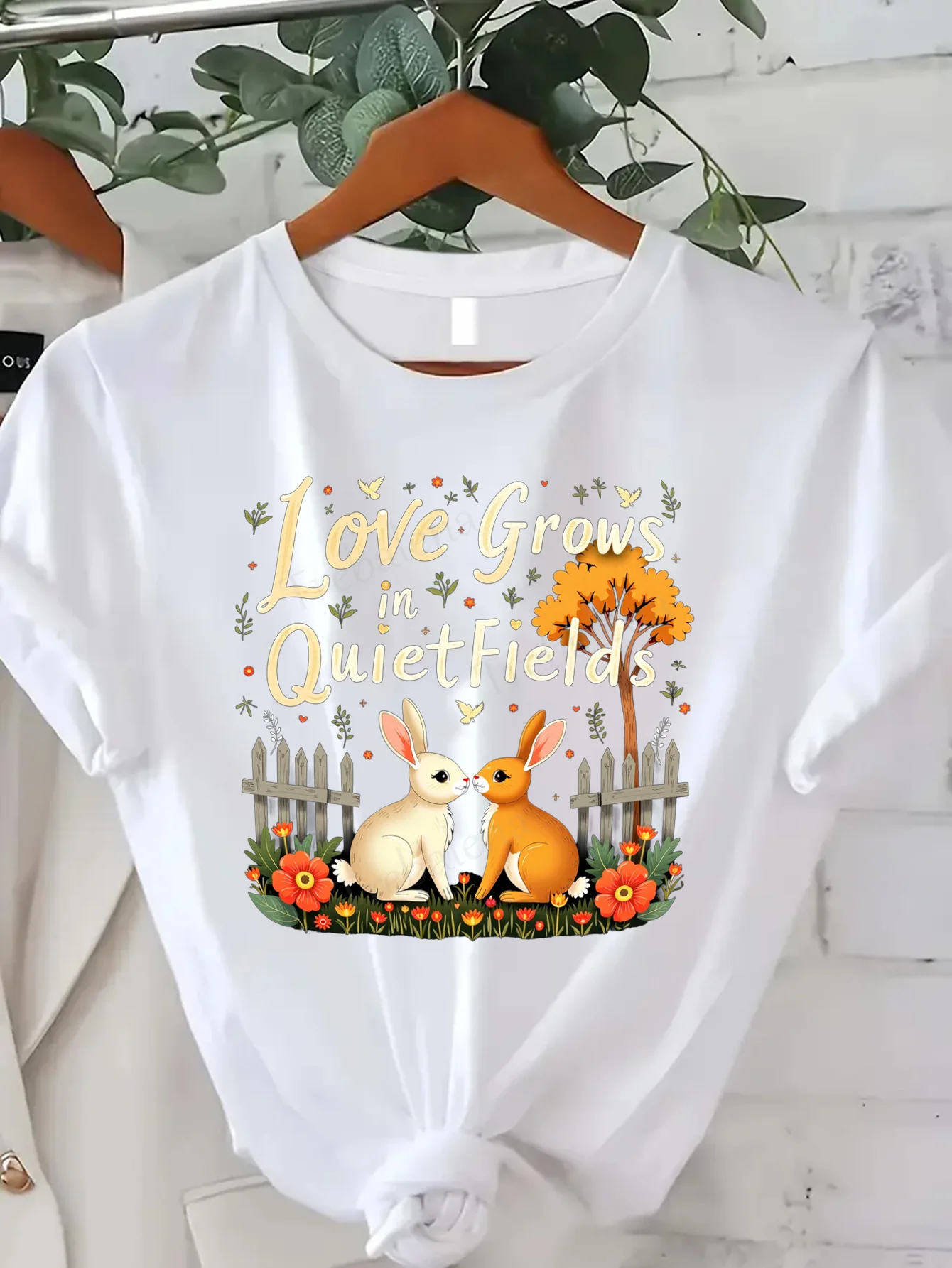 

Удобная женская футболка с принтом Love Grows in Quiet Fields, женская футболка для пар с кроликом, милый летний топ с садовым принтом