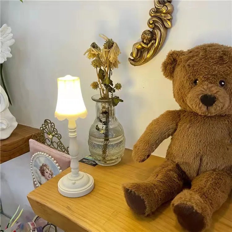 Retro Atmosphere Small Night Lamp Cute Bedside Small Night Lamp Decorative Lamp Home Decoration