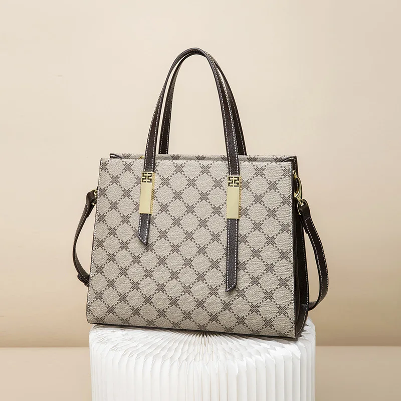 

Classic And Elegant Designer Shoulder Diaper Bag Women Luxury Leather Tote Large Capacity Stylish Crossbody Handbag For Ladies