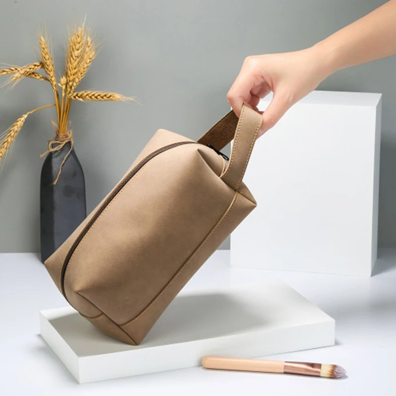 Borsa per cosmetici in pelle PU con iniziali personalizzate Organizzatore da viaggio retrò Borsa quadrata smerigliata alla moda Borsa da toilette