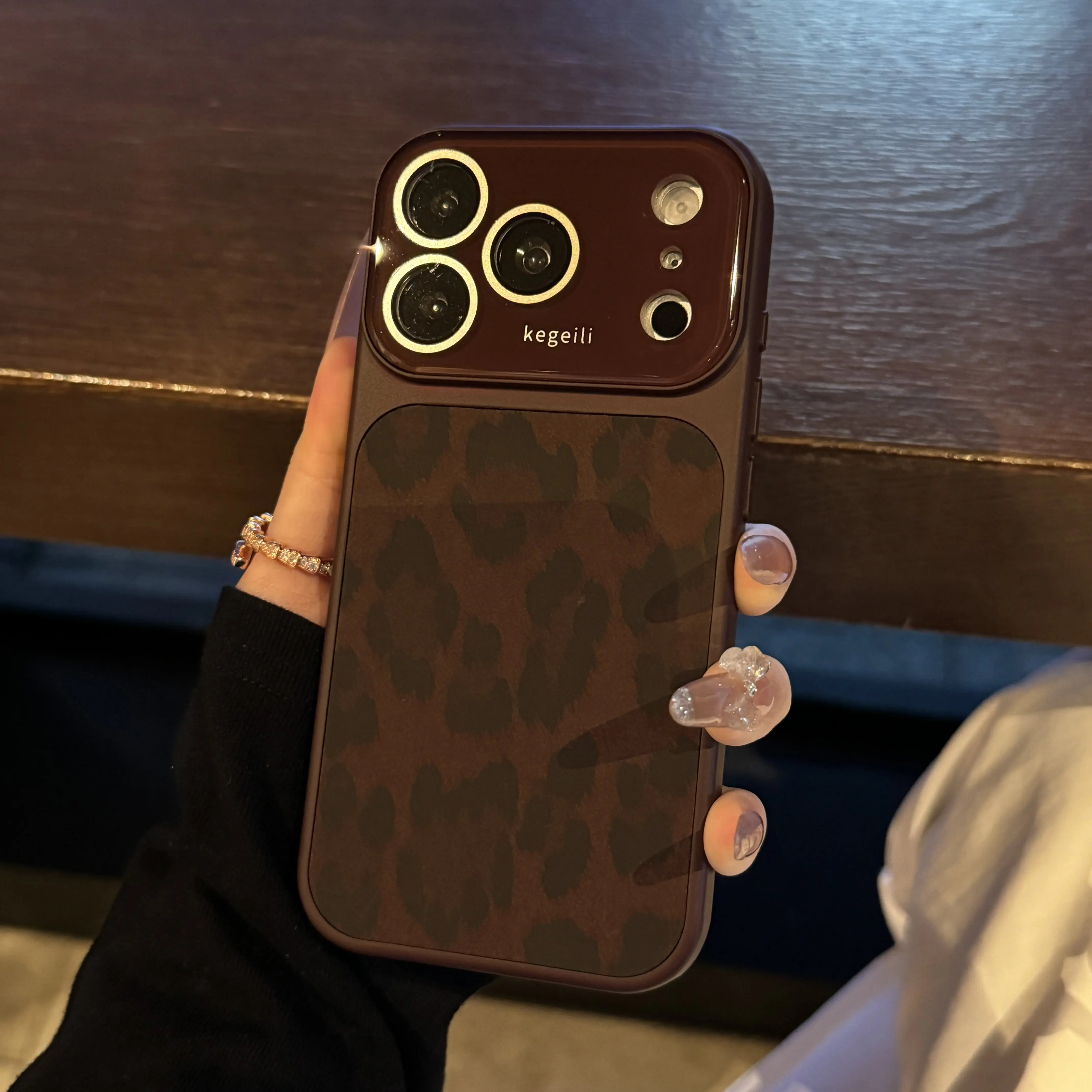 Coque de téléphone de luxe à imprimé léopard pour iPhone 18 17 16 15 14 13 12 Pro Max, protection d'objectif avec grande fenêtre, coque rigide antichoc
