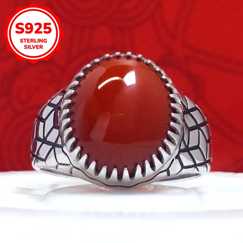 

1 Pc 925 Silver Vintage and Charming Rhombus Geometric Mosaic Oval Red Agate Ring Showcases Elegance and Grandeur.