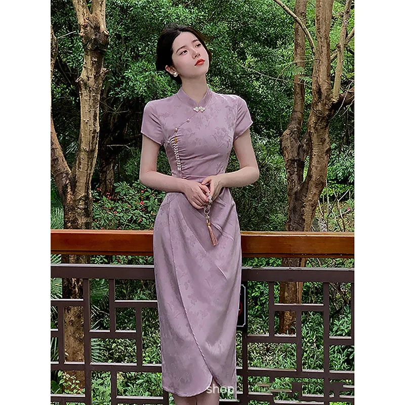 

Новое улучшенное фиолетовое жаккардовое платье Ципао в китайском стиле с завязкой на талии в китайском стиле на лето 2025 г.