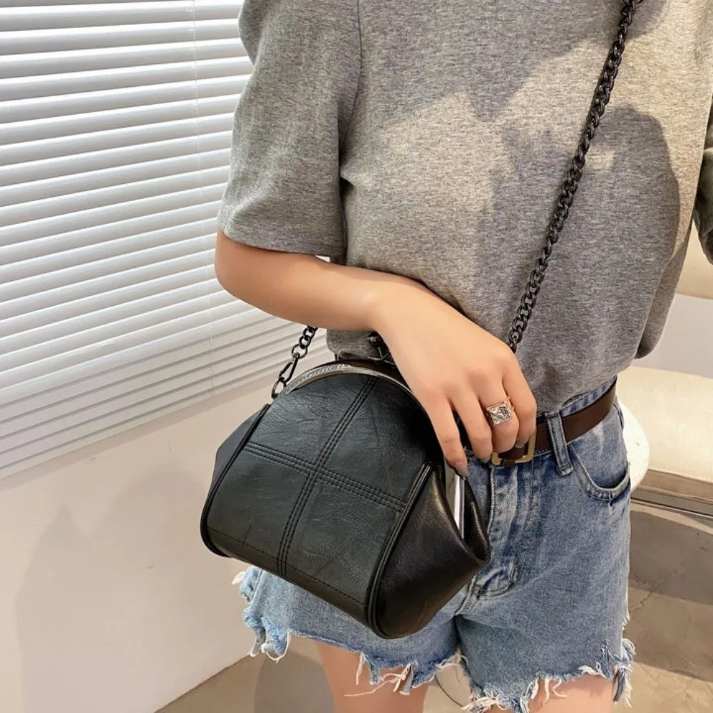 

Однотонная сумка-клатч с застежкой Kiss Lock, цепочкой-ремешком, большой вместимостью, из искусственной кожи, через плечо, с короткой ручкой, на защелке, на плечо